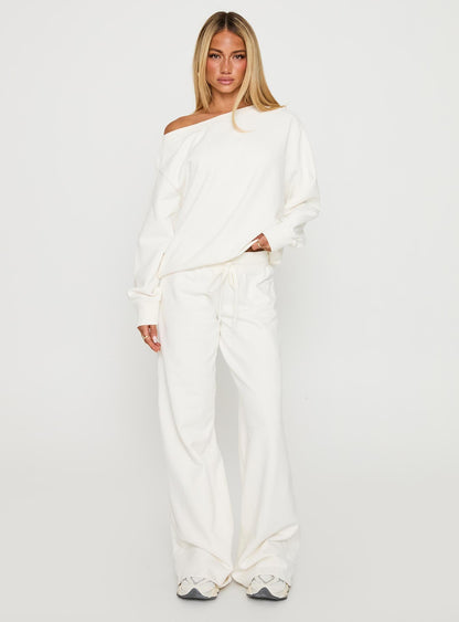 CozyFlow™ Off-Shoulder Set